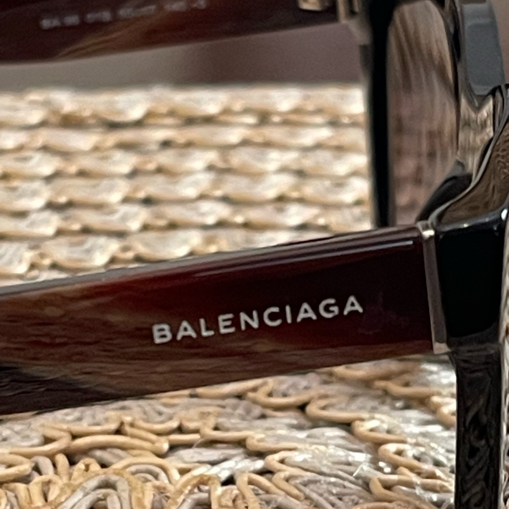 Balenciaga
Square Sunglasses - Picture 7 of 7